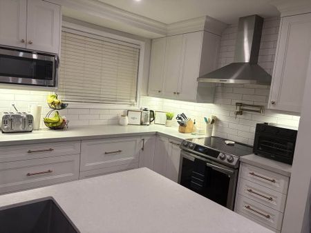 For Lease - 1074 Willowdale Avenue, Oshawa, Ontario - Photo 5