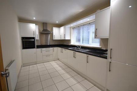 2 bedroom detached bungalow to rent - Photo 5