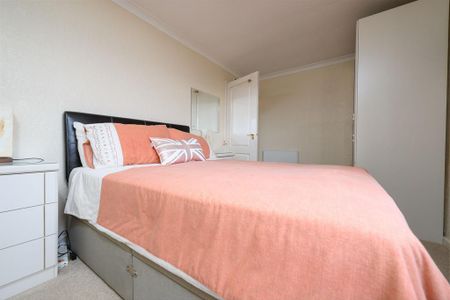 2 bedroom semi-detached house to rent - Photo 4