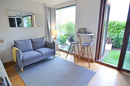 Rivermead Close, Teddington, TW11 - Photo 4
