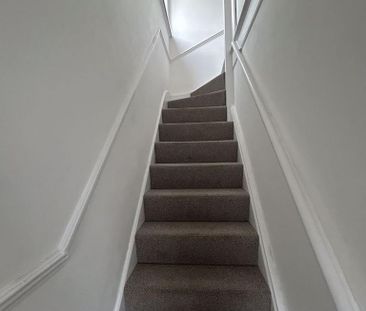 2 bedroom end of terrace house to rent - Photo 6