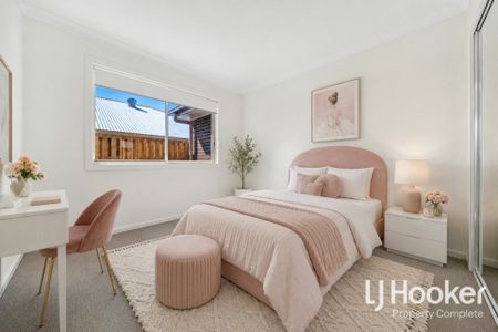 Brand New & Move in Ready - Ducted Air Conditioning - Two Living Zones - Photo 5