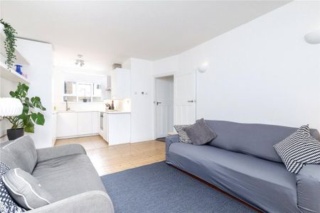 3 bedroom flat to rent - Photo 5