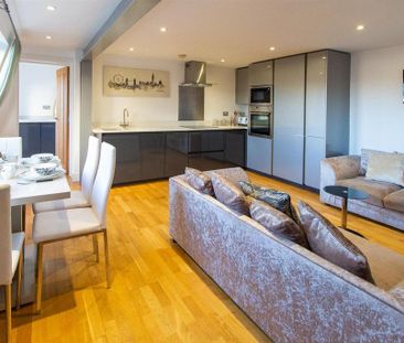 2 bedroom flat to rent - Photo 2