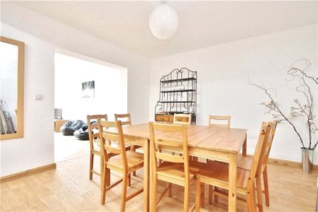 Marsh Lane, Addlestone, Surrey, KT15 1UN - Photo 2