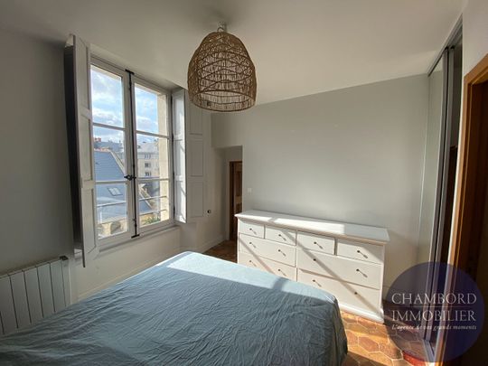 Appartement T2 loué à Blois : un bien d'exception dans un hôtel particulier Renaissance classé - Photo 1