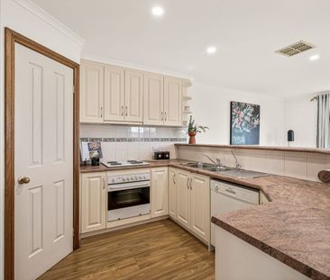 Perfect blend of comfort and coastal living - Photo 6