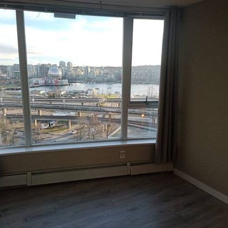 1bd+1den Apartment for rent - Photo 1