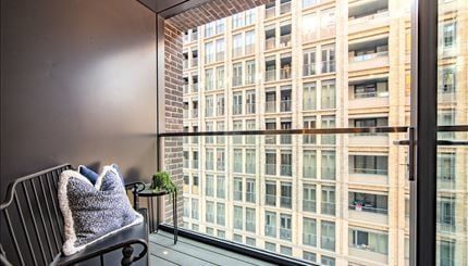 TWO BEDROOM APARTMENT TO LET CHARLES CLOWES WALK NINE ELMS SW11 - Photo 4