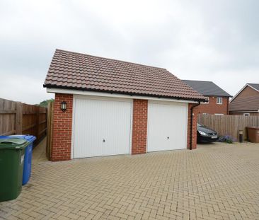 3 bedroom terraced house to rent - Photo 5