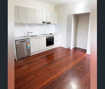 Everything at Your Doorstep in the Heart of Moorooka - Photo 3