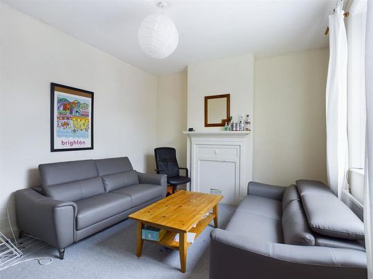 4 bedroom terraced house to rent - Photo 1