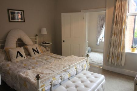 2 bedroom terraced house to rent - Photo 3