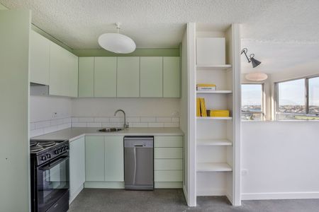 Stylish, Sunny, and Superbly Located Studio - Photo 3