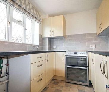 Morston Close, Tadworth, Surrey, KT20 - Photo 6