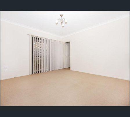 2/349 West Street, Harristown, Qld 4350 - Photo 1