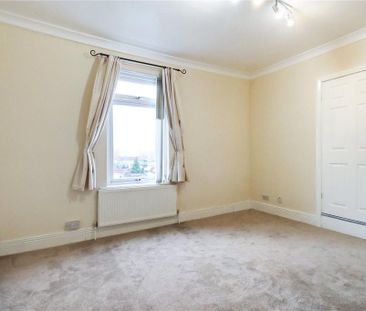 2 bedroom end of terrace house to rent - Photo 4
