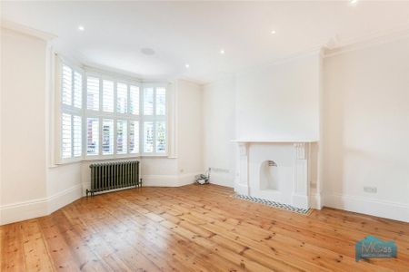 4 bedroom semi-detached house to rent - Photo 4