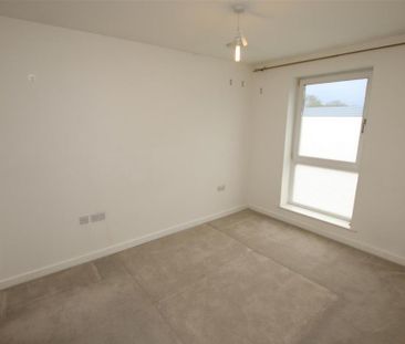 3 bedroom end of terrace house to rent - Photo 6
