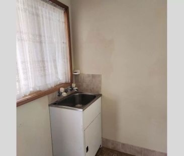 Convenient Location - Photo 2