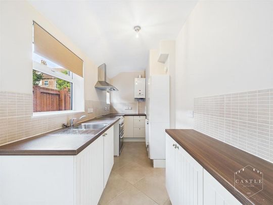 3 bedroom terraced house to rent - Photo 1