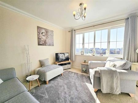 Golden Gate Way, Eastbourne, BN23 - Photo 2