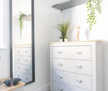 Grosvenor #75 - Photo 4