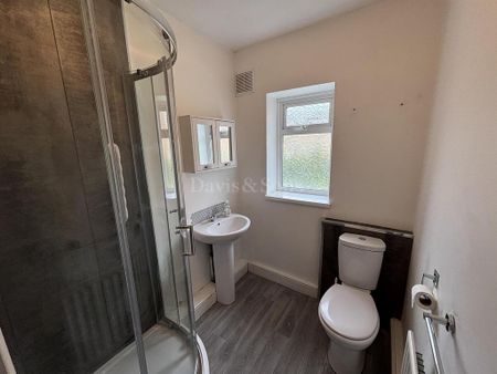 2 bedroom ground floor flat to rent - Photo 4