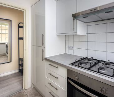 Cressy Houses, E1 - Photo 1