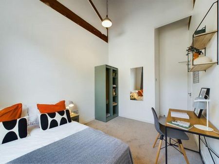 9 bedroom flat to rent - Photo 4