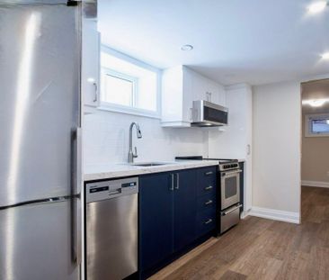 For Lease - 256 Annette Street, Toronto, Ontario - Photo 6