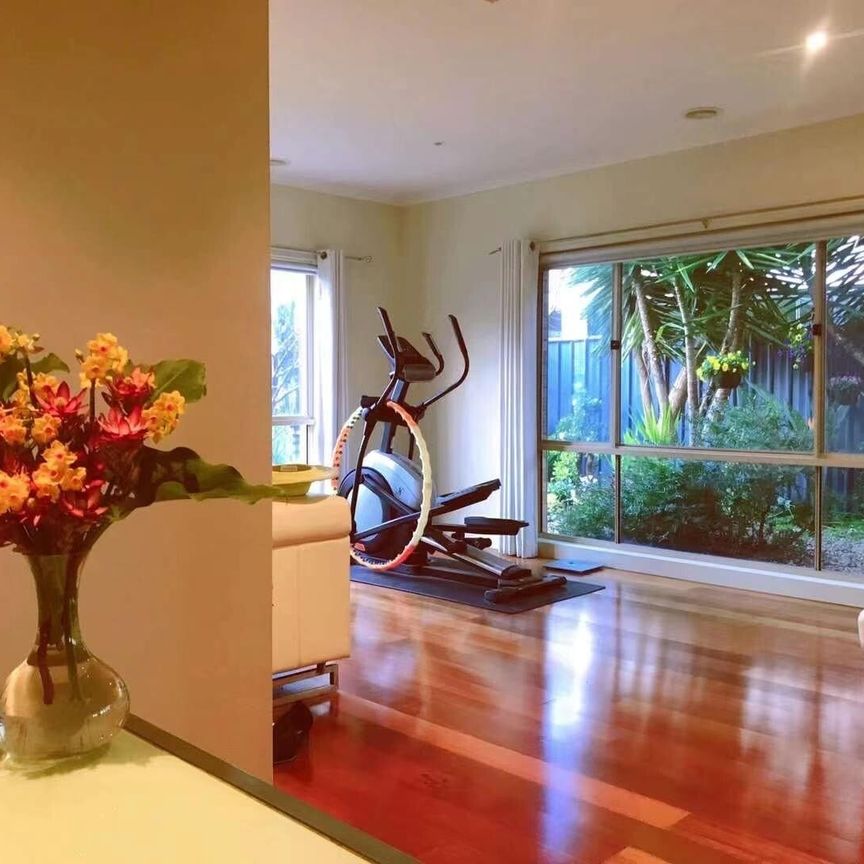 Point Cook - Photo 1