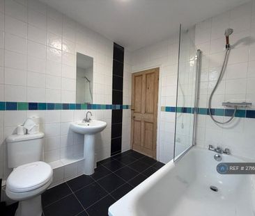 4 bedroom terraced house to rent - Photo 3