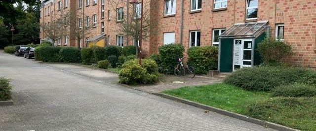 3-Raum Erdgeschosswohnung mit Balkon und Badewanne - Foto 1