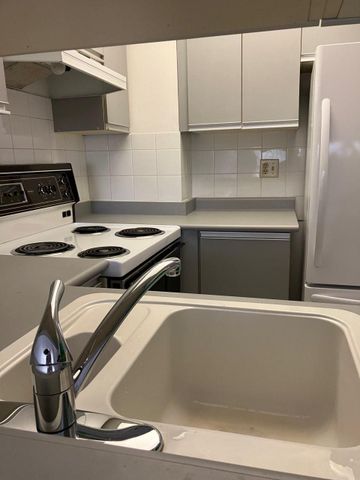 For Lease - 7 Bishop Avenue Unit# 309, Toronto, Ontario - Photo 4