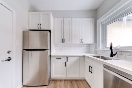 For Lease - 167 Collier Street Unit# 2, Barrie, Ontario - Photo 2