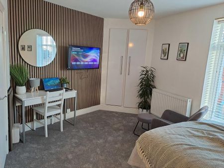 1 bedroom in a house share to rent - Photo 3