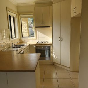 Large Family Townhome - Photo 2