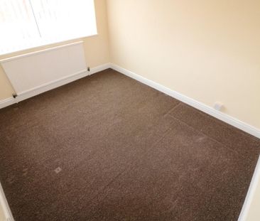 2 bedroom end of terrace house to rent - Photo 4