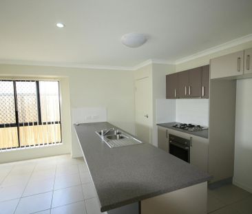 LOW MAINTENANCE 4 BEDROOM FAMILY HOME - Photo 5