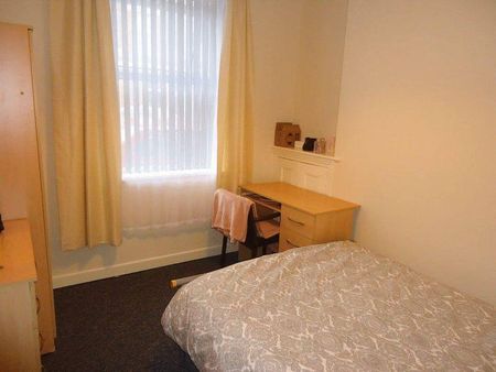 3 bedroom terraced house to rent - Photo 3