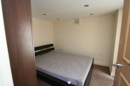 6 bedroom end of terrace house to rent - Photo 5