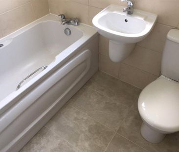 3 bedroom terraced house to rent - Photo 6