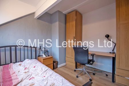 4 Bedroom Mid Terraced House for rent in Clarkson View - Photo 3