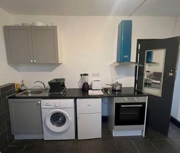 1 Bed Flat, High Road, NW10 - Photo 2