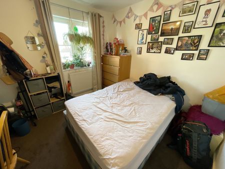2 bedroom to let - Photo 3