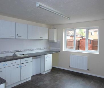 3 bedroom end of terrace house to rent - Photo 4