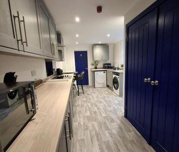 1 bedroom in a house share to rent - Photo 5