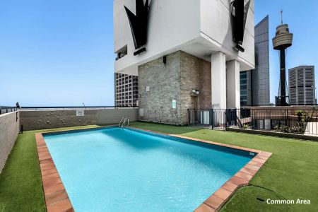 “Modern Apartment with Stunning Outlook” - Photo 2