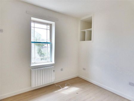 2 bedroom cottage to rent - Photo 2